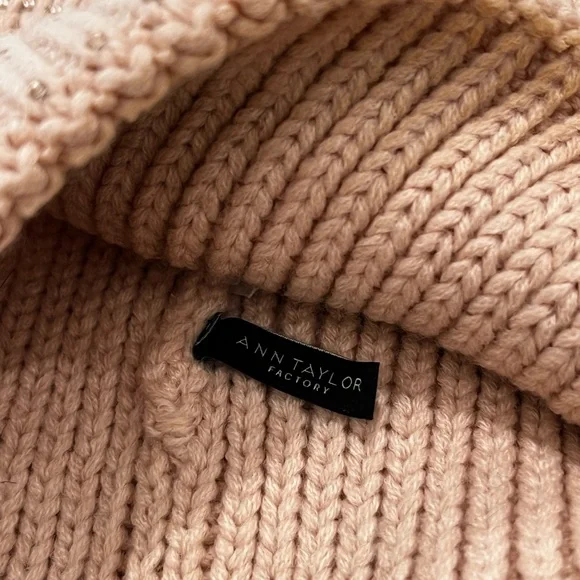 Ann Taylor blush pink crystal knit beanie - Picture 4 of 4